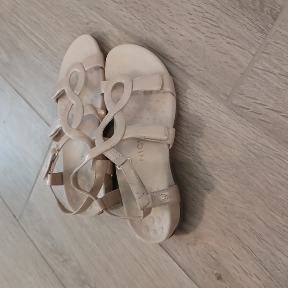 Vionic Orthotic Strappy Jodie Rose Gold Sandal - Picture 16 of 16